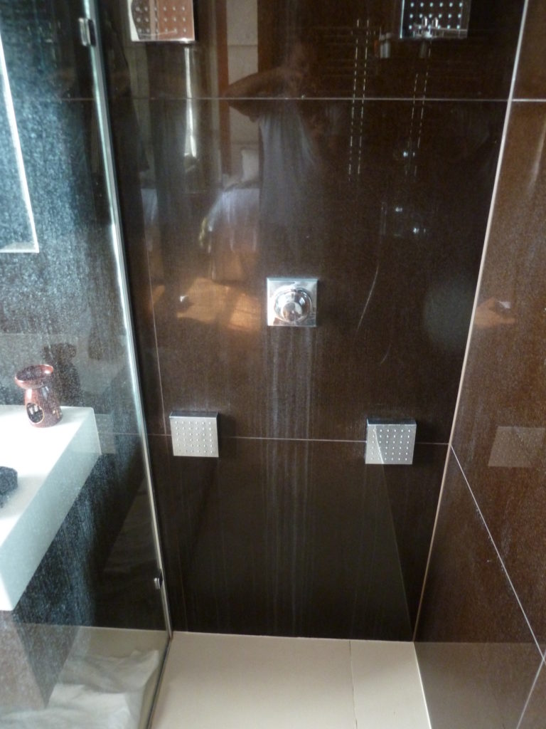 Quartz shower before restoration